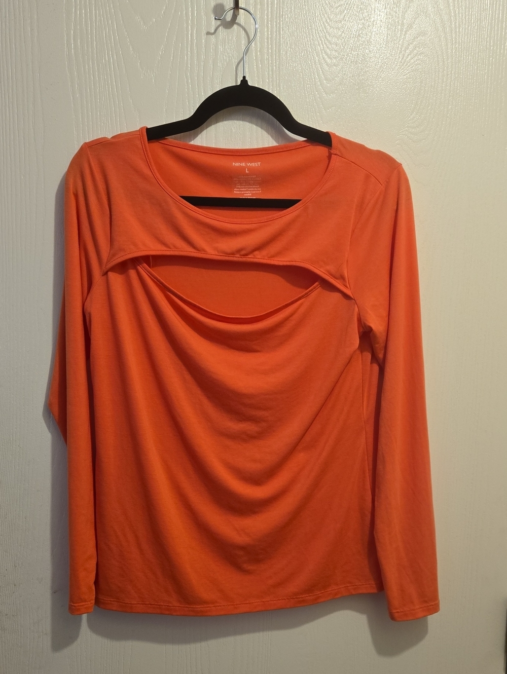 Nine West Orange Long-Sleeve Cutout Top. L43